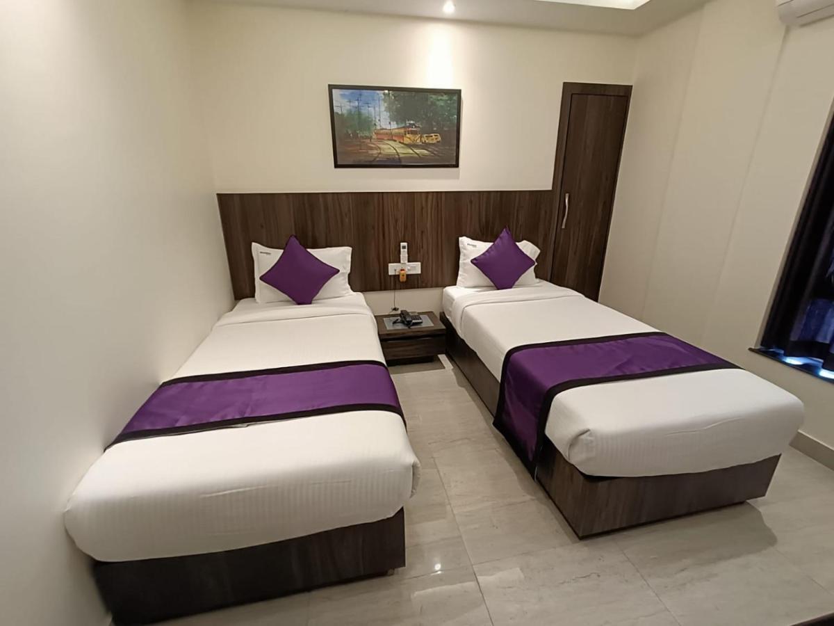 Sheldon Inn Kolkata Bagian luar foto
