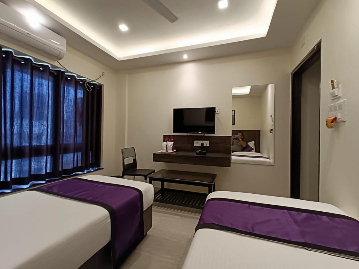 Sheldon Inn Kolkata Bagian luar foto