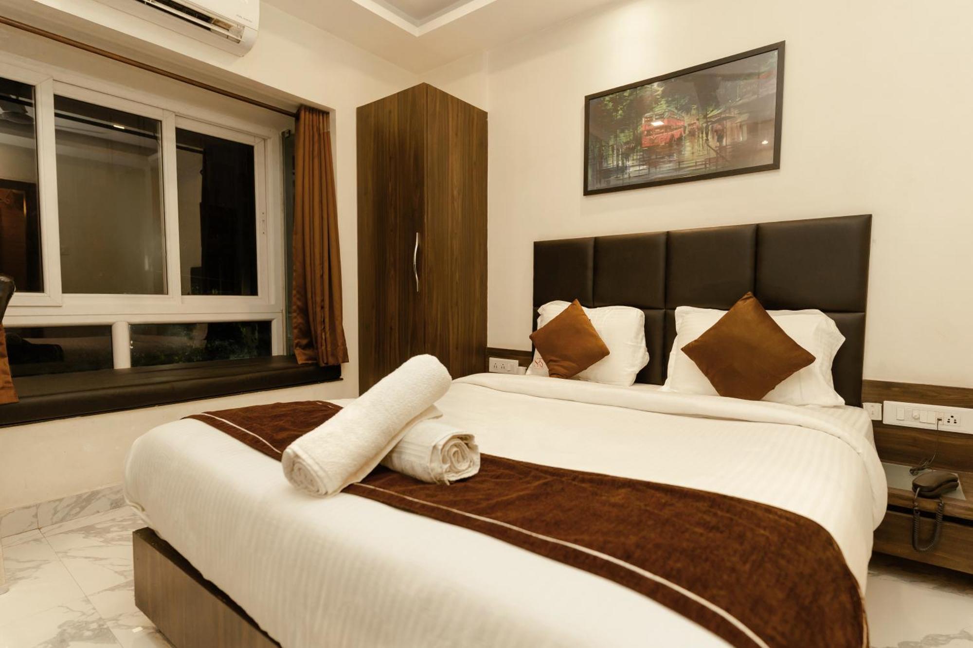 Sheldon Inn Kolkata Bagian luar foto
