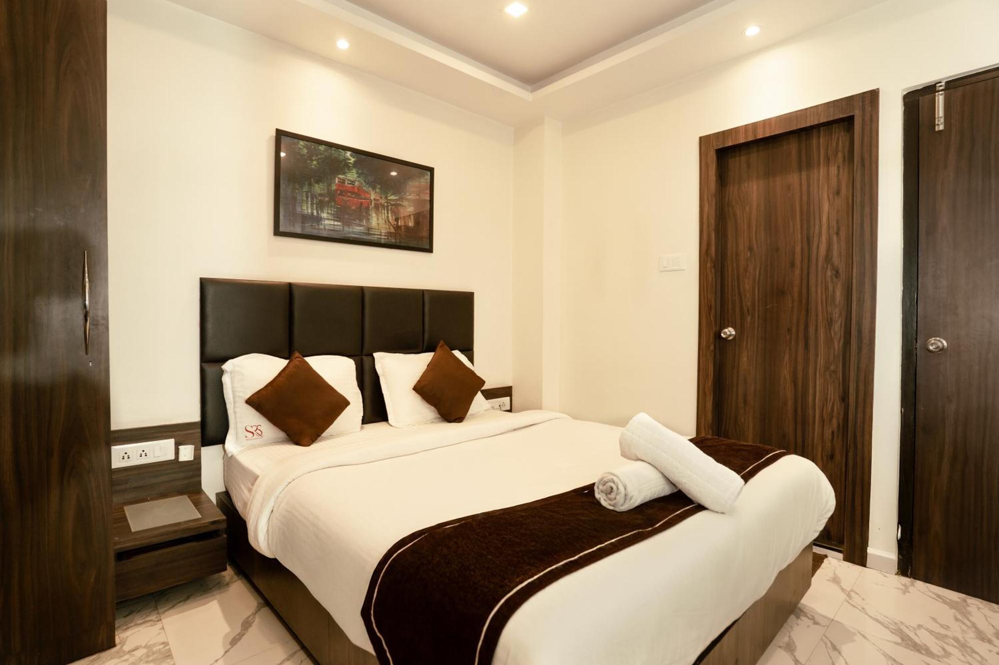Sheldon Inn Kolkata Bagian luar foto