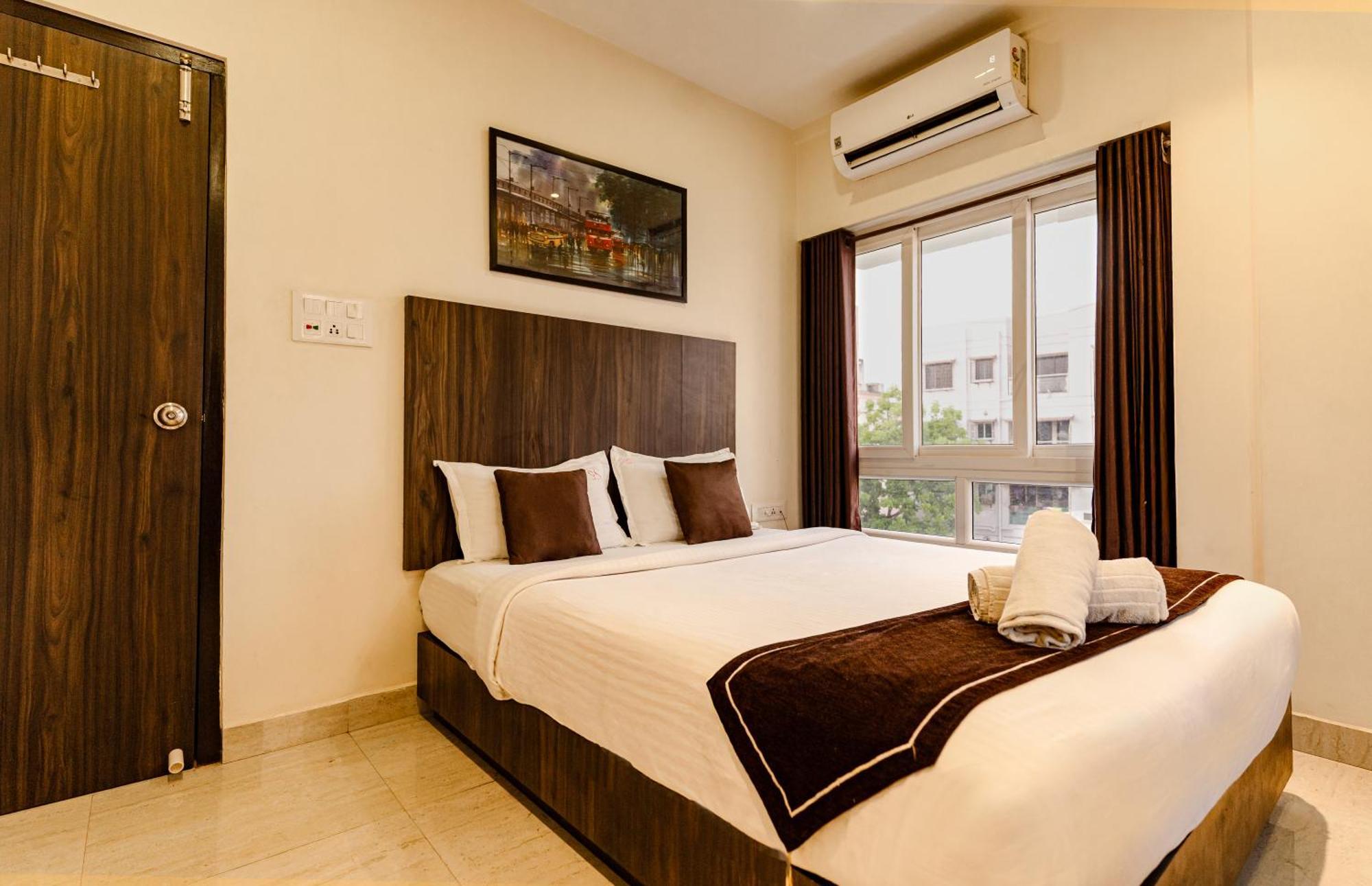 Sheldon Inn Kolkata Bagian luar foto